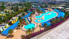 VON RESORT GOLDEN BEACH Pools & Beach